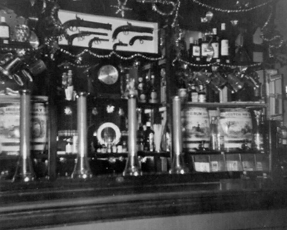 Fox and hounds inside 1944 1967