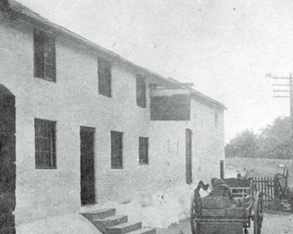 Fox and hounds before otdays building c1910